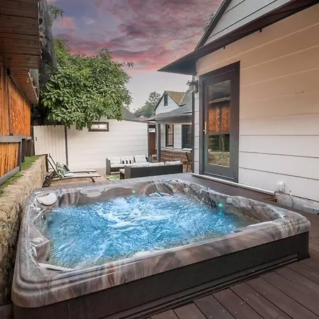 Luxurious Bel Air Home W/ Jacuzzi! 2Bd 2Ba